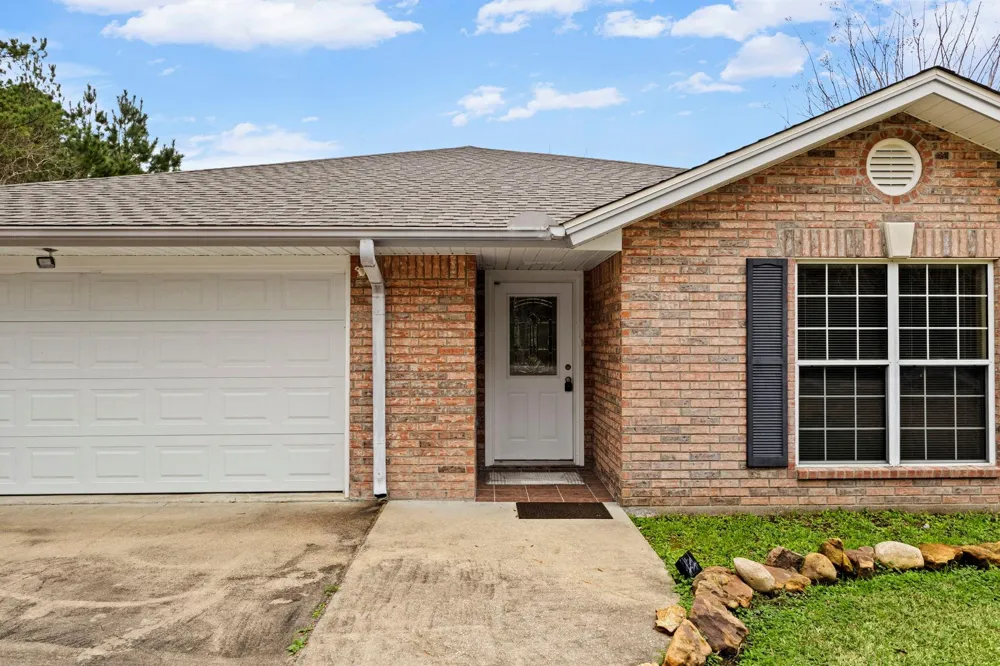 311 Peppertree Village Mills, TX 77663