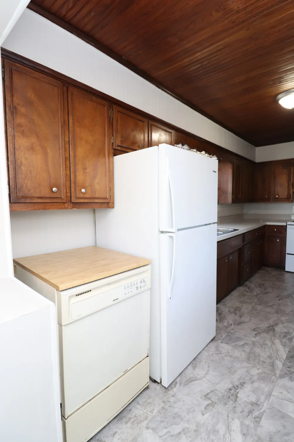 400 Meador Dr Lafayette, TN 37083