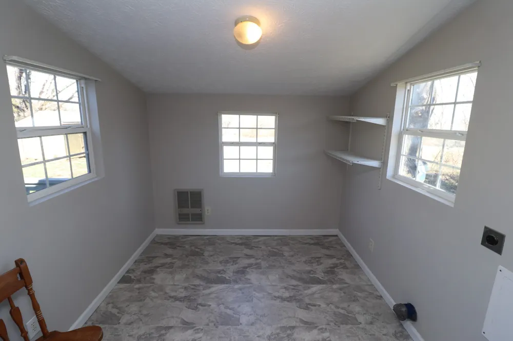 400 Meador Dr Lafayette, TN 37083