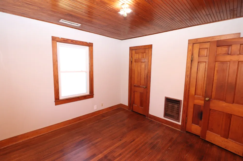 400 Meador Dr Lafayette, TN 37083
