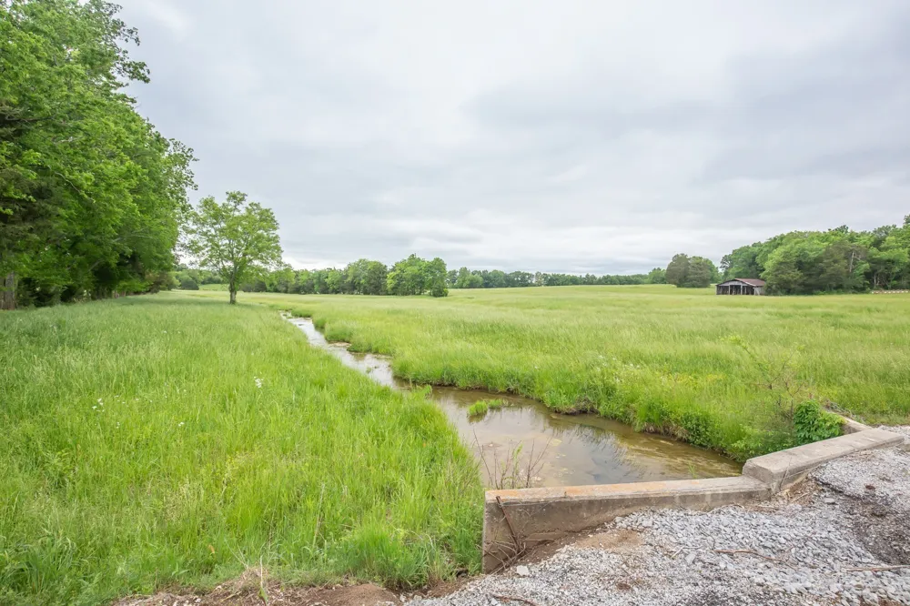 521 Coop Rd Bell Buckle, TN 37020