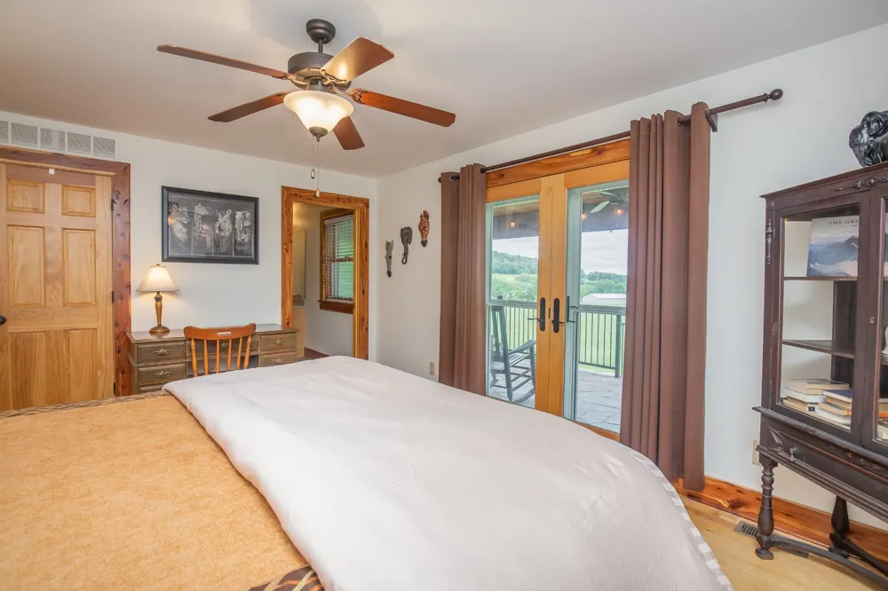 521 Coop Rd Bell Buckle, TN 37020
