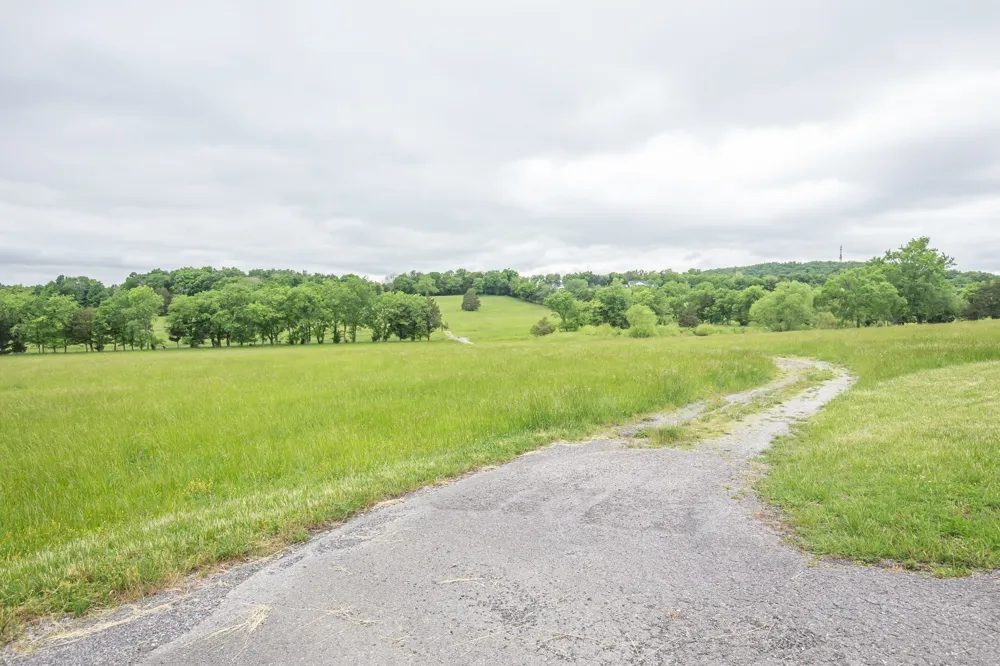 521 Coop Rd Bell Buckle, TN 37020