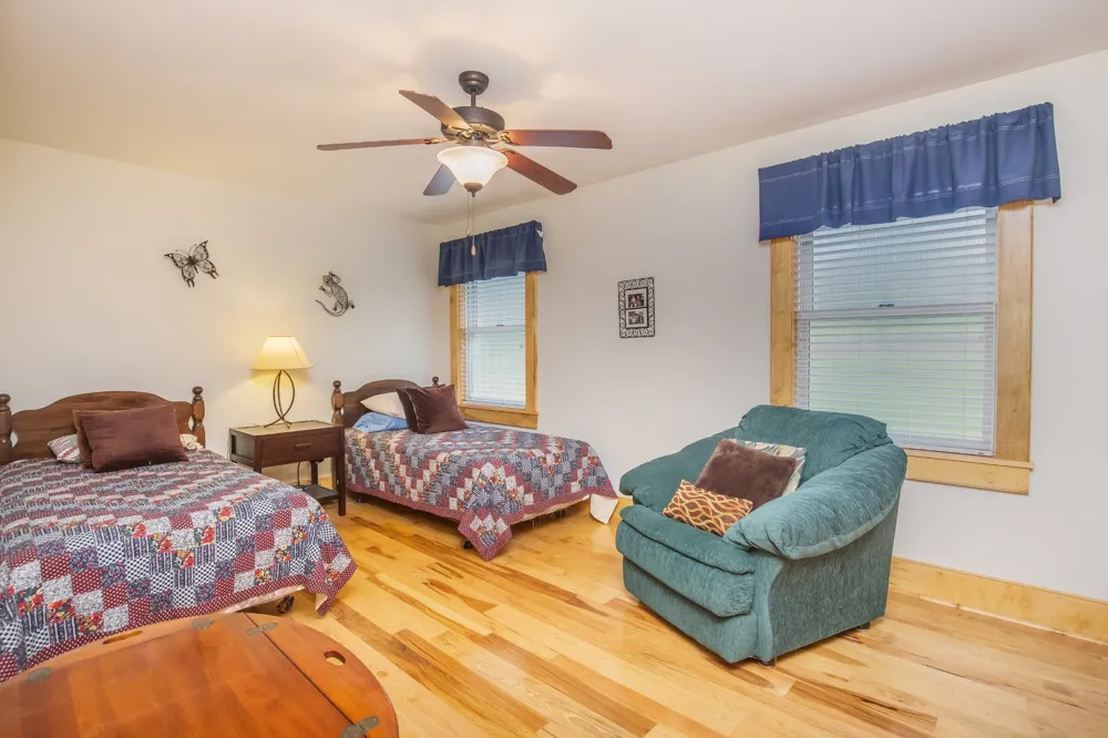 521 Coop Rd Bell Buckle, TN 37020