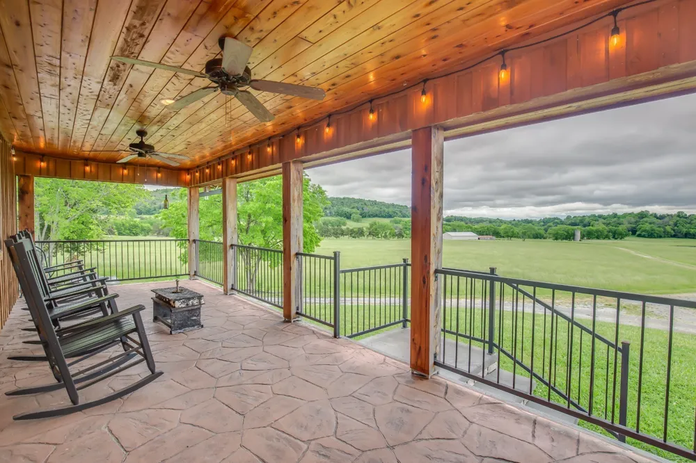 521 Coop Rd Bell Buckle, TN 37020