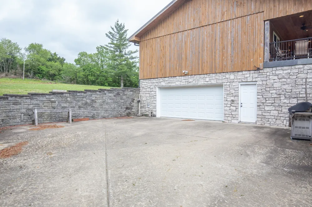 521 Coop Rd Bell Buckle, TN 37020