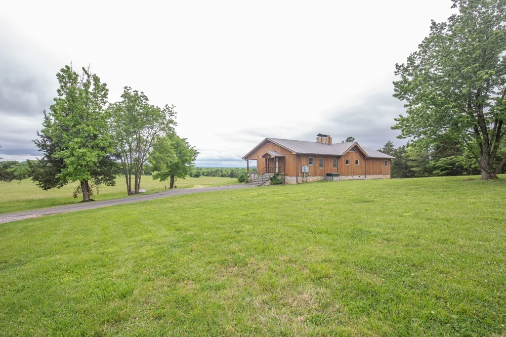 521 Coop Rd Bell Buckle, TN 37020