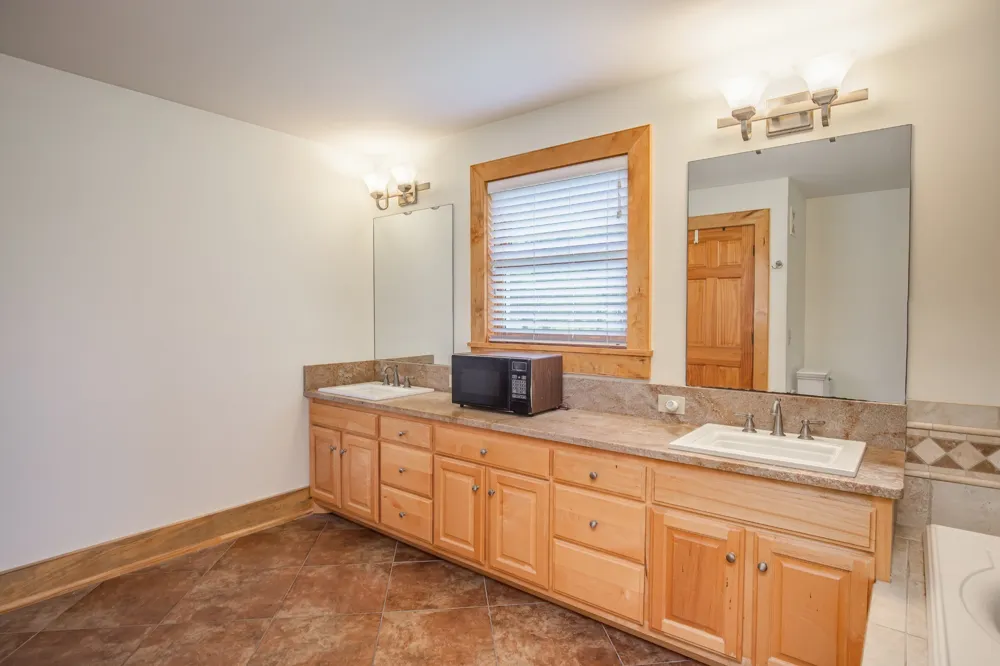 521 Coop Rd Bell Buckle, TN 37020