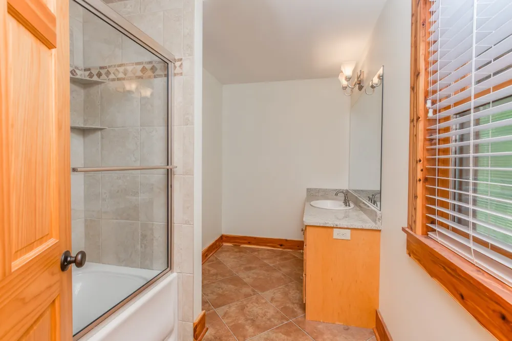 521 Coop Rd Bell Buckle, TN 37020