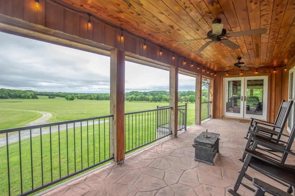 521 Coop Rd Bell Buckle, TN 37020