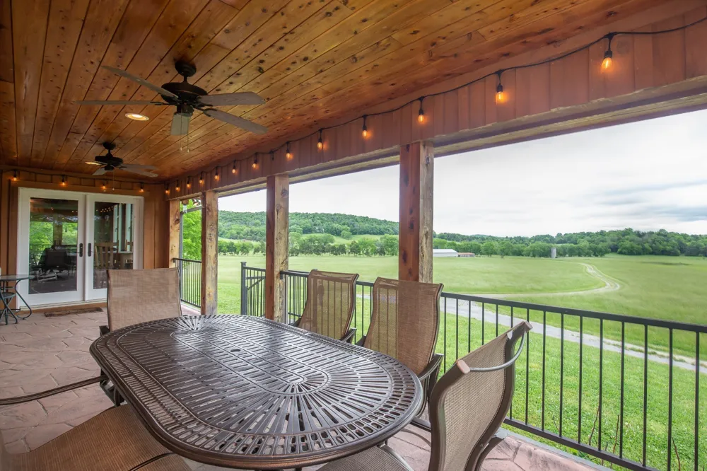 521 Coop Rd Bell Buckle, TN 37020