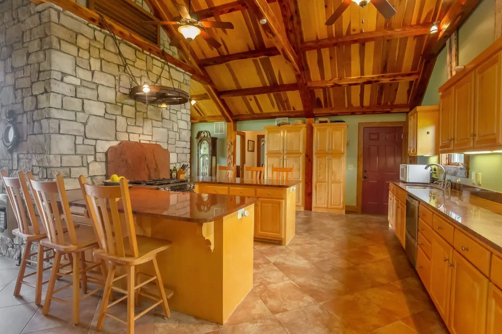 521 Coop Rd Bell Buckle, TN 37020