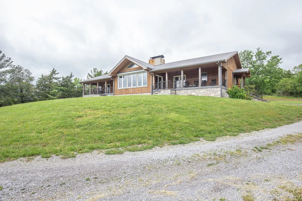 521 Coop Rd Bell Buckle, TN 37020