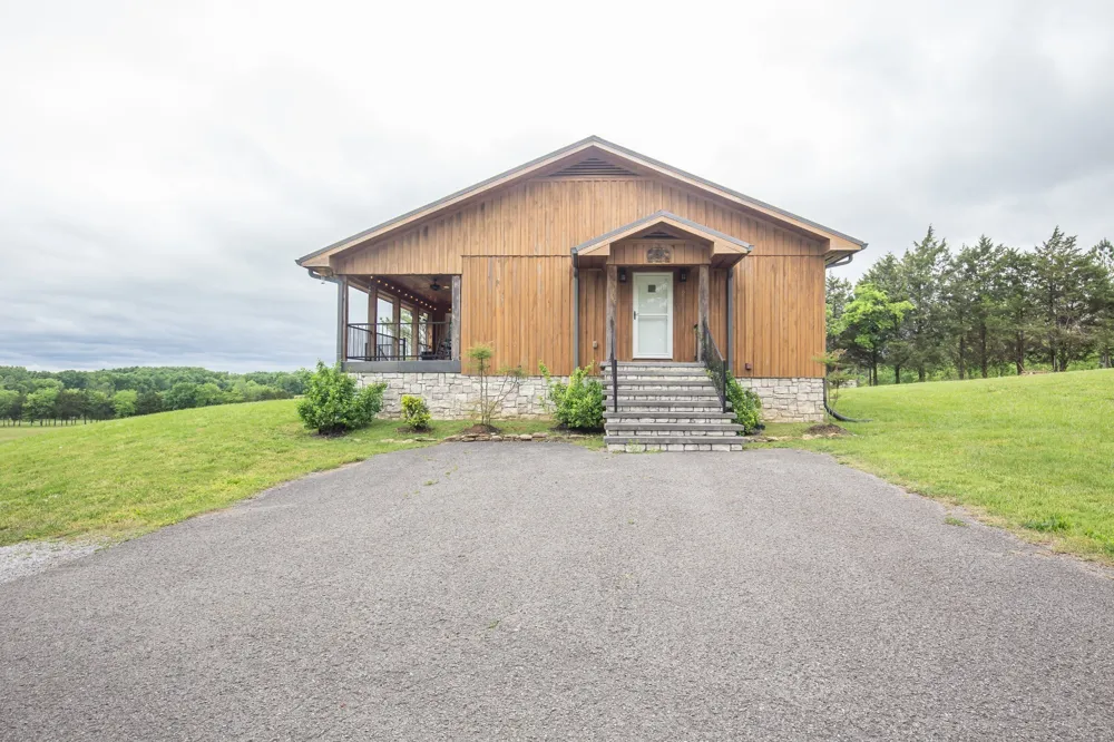 521 Coop Rd Bell Buckle, TN 37020