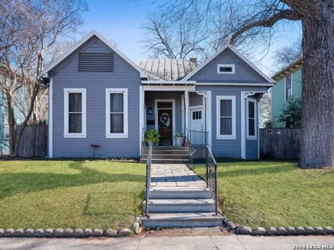 412 Dallas Street