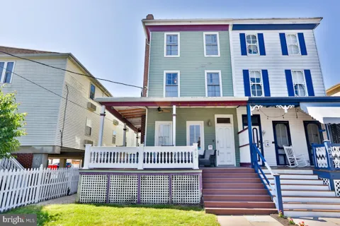 824 STOCKTON AVENUE