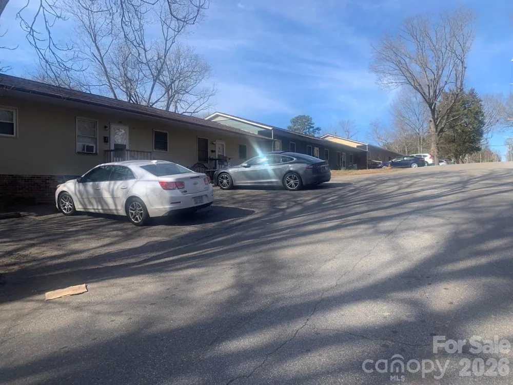 1006 3rd Street SE Hickory, NC 28602