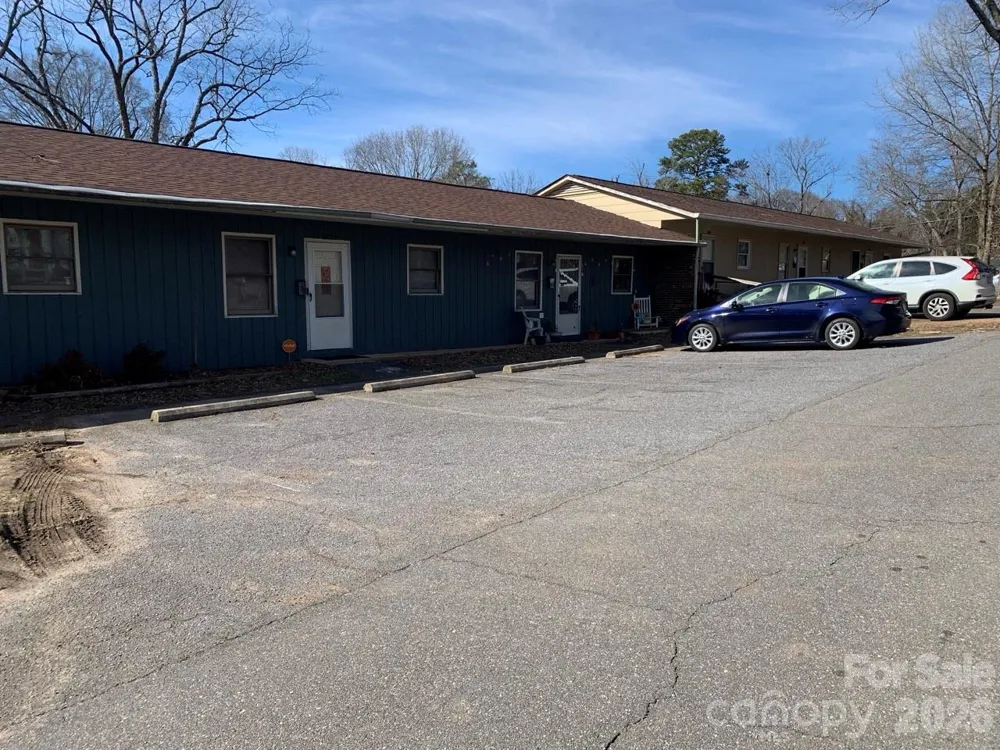 1006 3rd Street SE Hickory, NC 28602