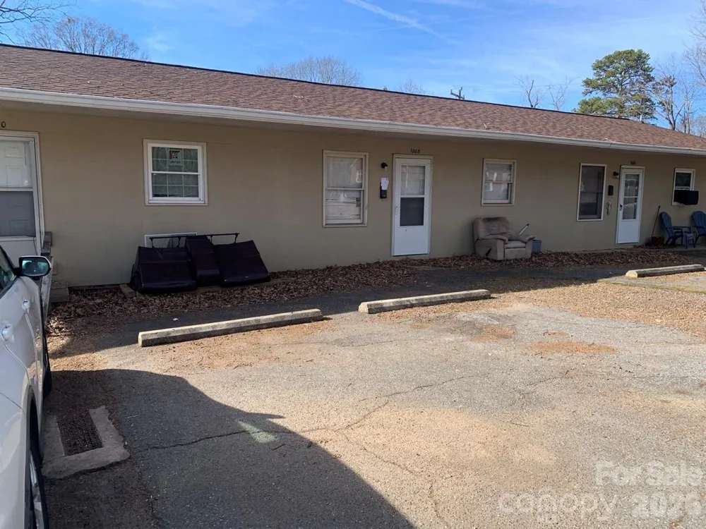 1006 3rd Street SE Hickory, NC 28602