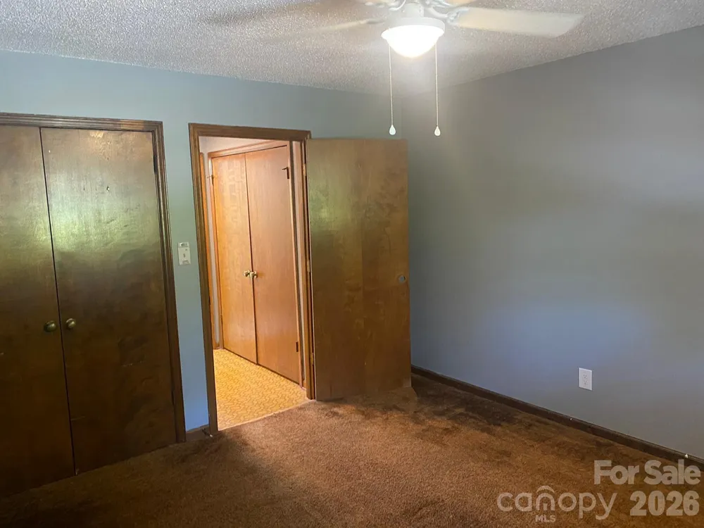 1006 3rd Street SE Hickory, NC 28602