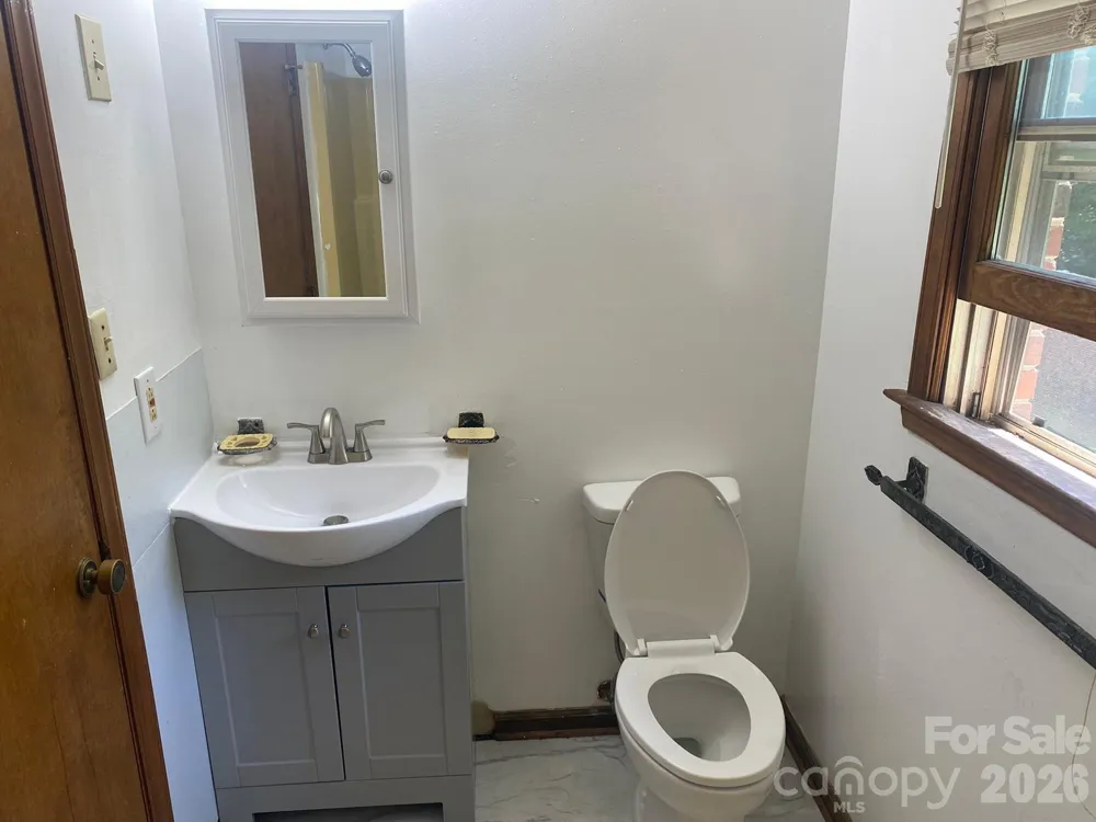 1006 3rd Street SE Hickory, NC 28602