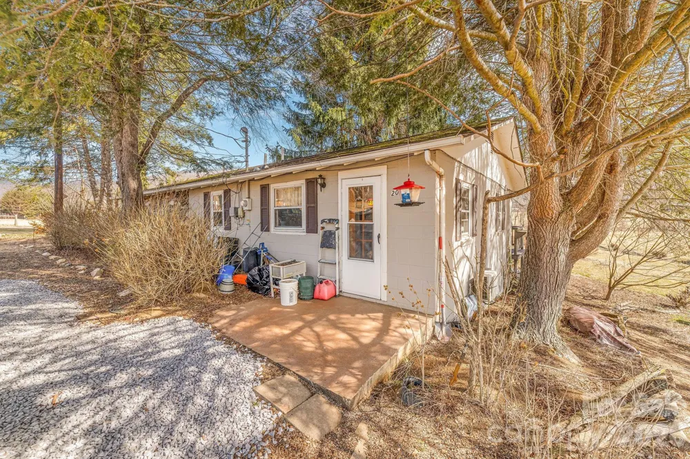 22 Mountain Spring Lane Canton, NC 28716