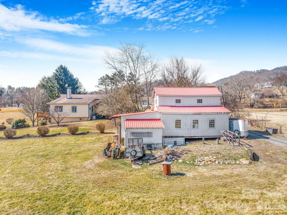 22 Mountain Spring Lane Canton, NC 28716