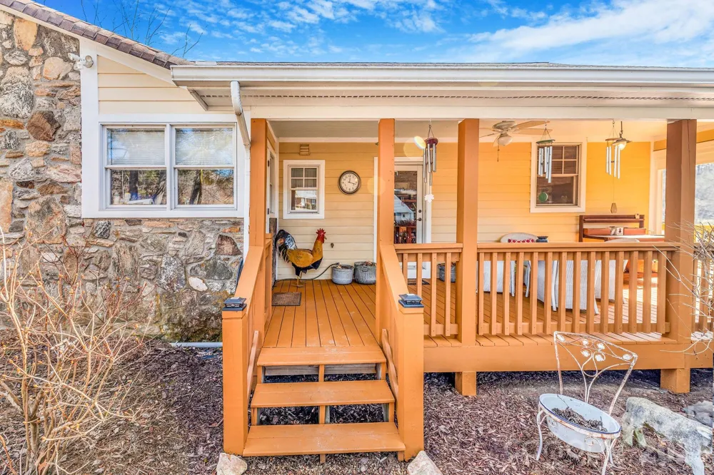 22 Mountain Spring Lane Canton, NC 28716