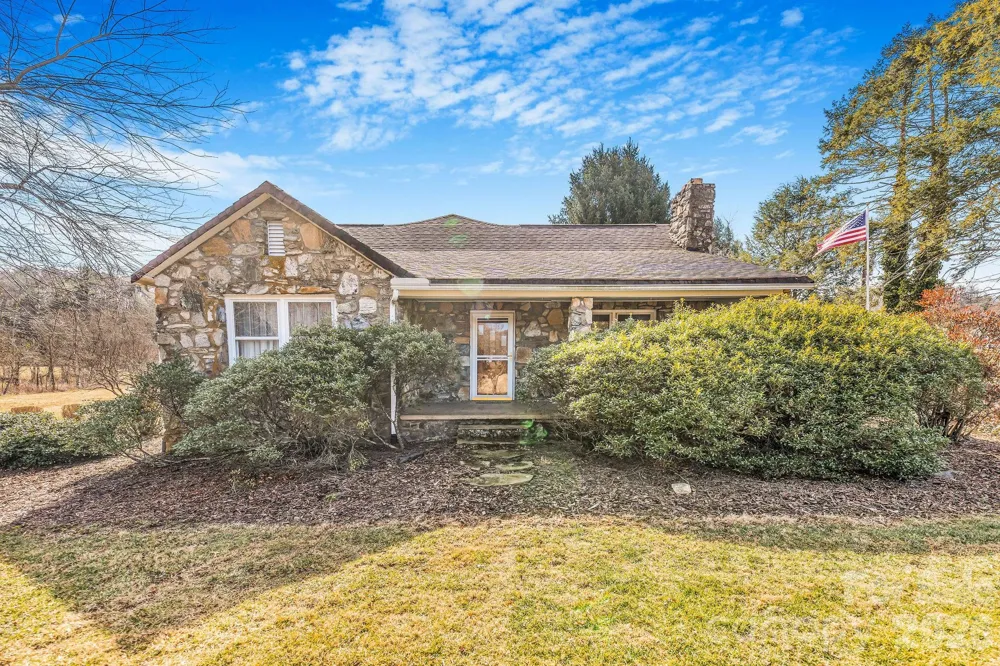 22 Mountain Spring Lane Canton, NC 28716