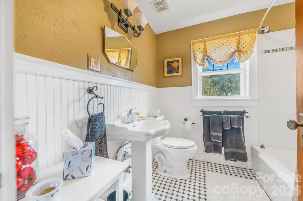22 Mountain Spring Lane Canton, NC 28716