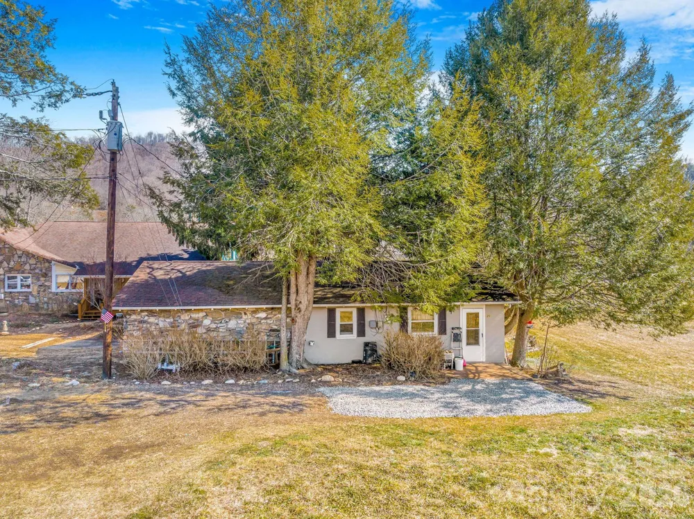 22 Mountain Spring Lane Canton, NC 28716