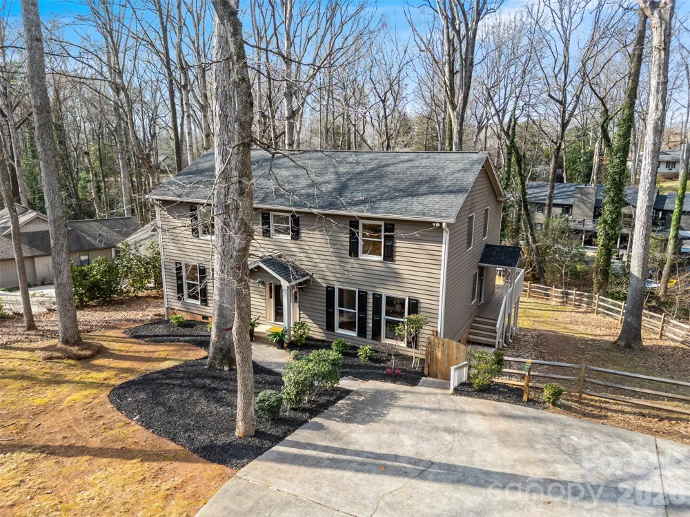 8 Hickory Ridge Court Lake Wylie, SC 29710