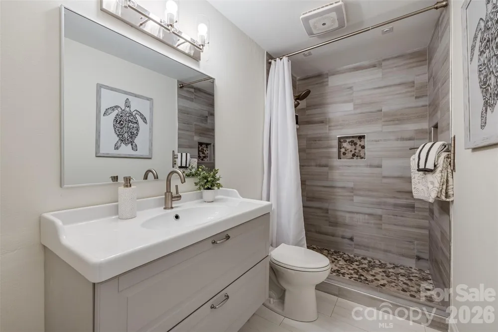 8 Hickory Ridge Court Lake Wylie, SC 29710