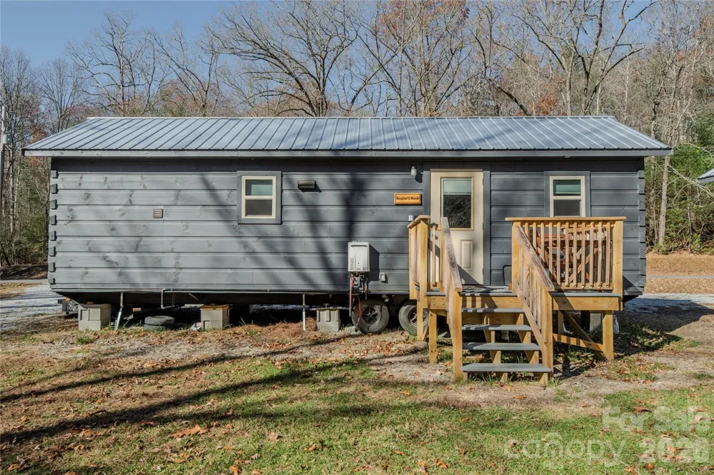 9017 East Fork Road Brevard, NC 28712