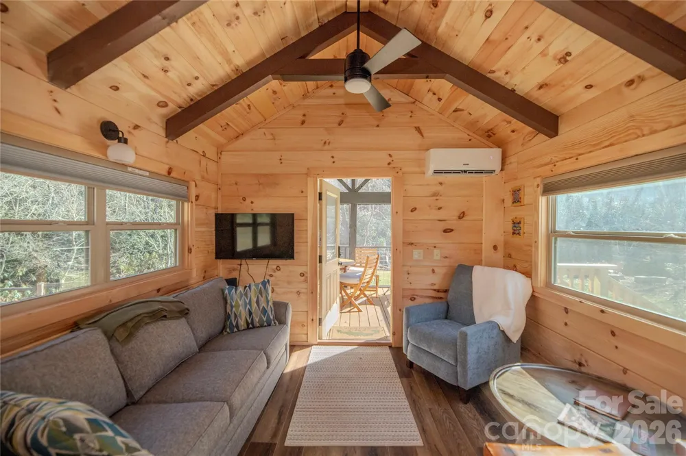 9017 East Fork Road Brevard, NC 28712