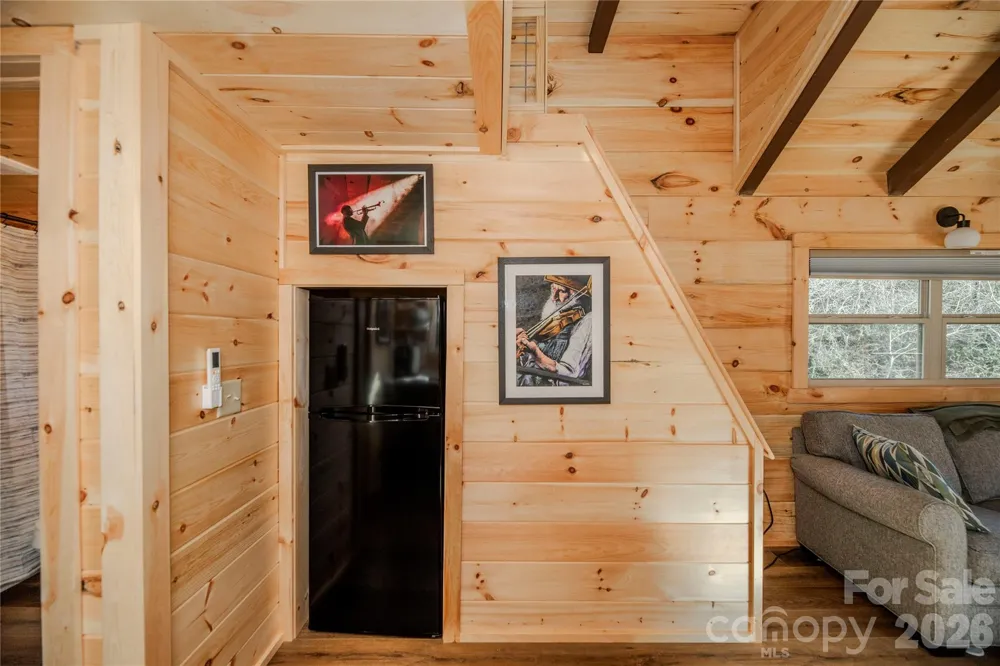 9017 East Fork Road Brevard, NC 28712