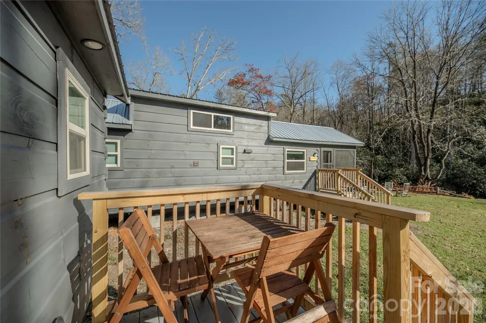 9017 East Fork Road Brevard, NC 28712