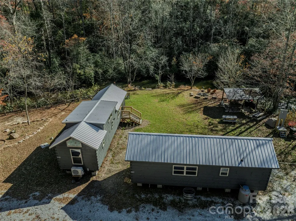 9017 East Fork Road Brevard, NC 28712