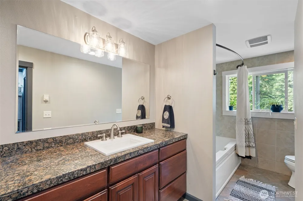 410 Studebaker Spur 2 Castle Rock, WA 98611
