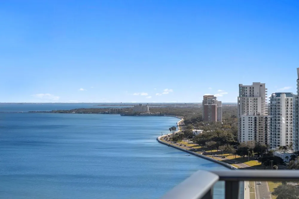 3101 BAYSHORE BOULEVARD #1804 Tampa, FL 33629