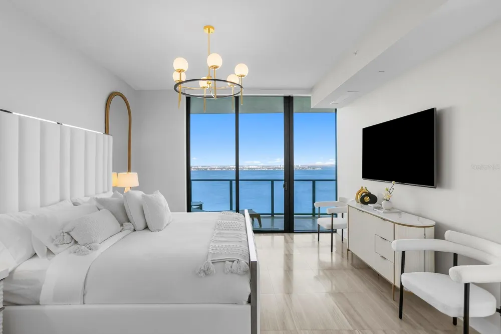 3101 BAYSHORE BOULEVARD #1804 Tampa, FL 33629
