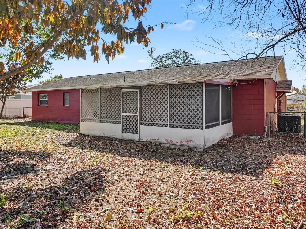 555 THOMAS JEFFERSON WAY Orlando, FL 32809