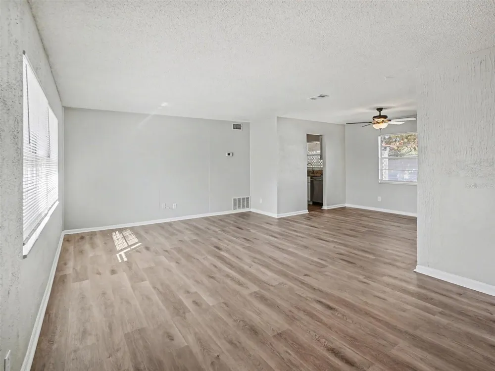 555 THOMAS JEFFERSON WAY Orlando, FL 32809