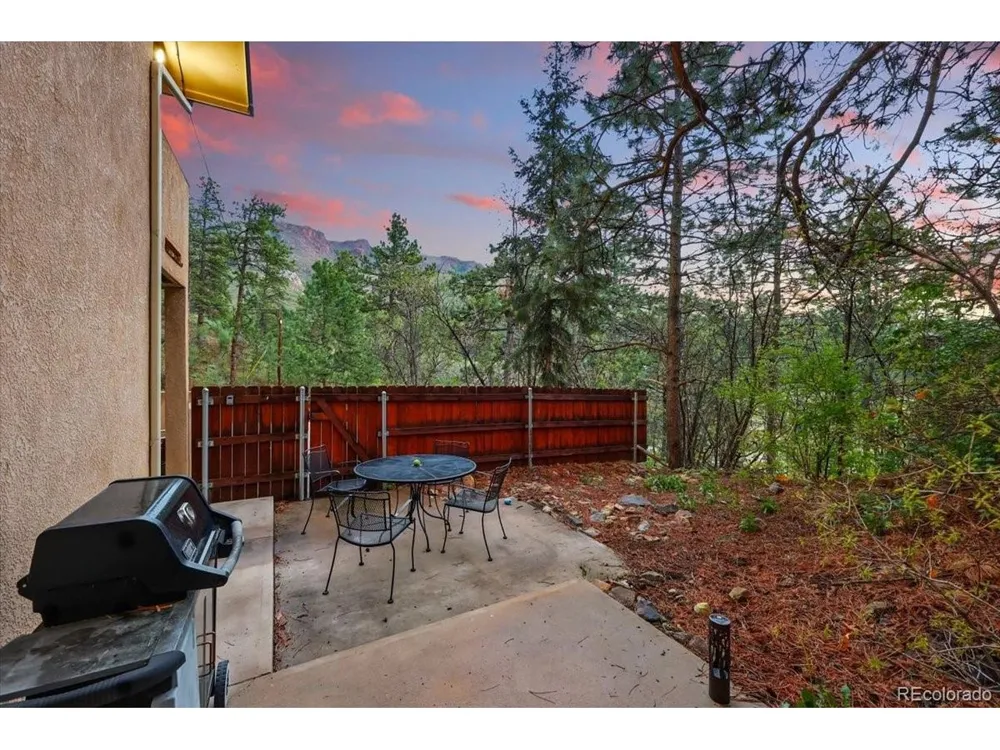 4840 Pikes Peak Hwy Cascade, CO 80809