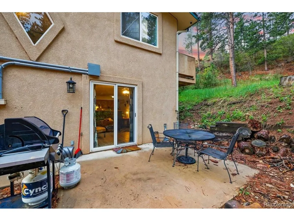 4840 Pikes Peak Hwy Cascade, CO 80809