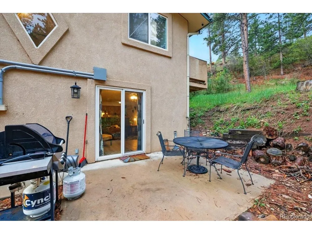 4840 Pikes Peak Hwy Cascade, CO 80809