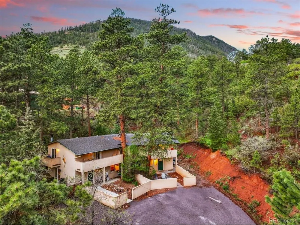 4840 Pikes Peak Hwy Cascade, CO 80809