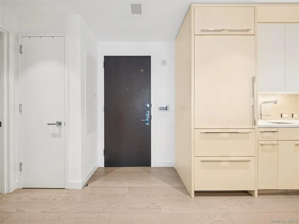 252 south Street #68K New York (Manhattan), NY 10002