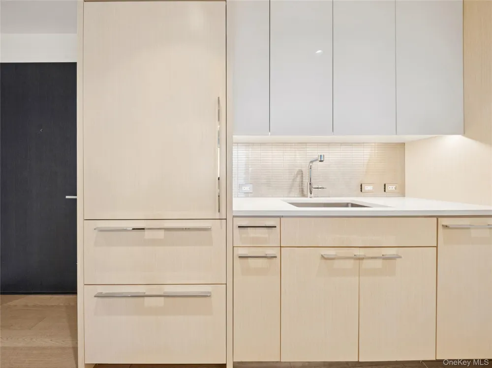 252 south Street #68K New York (Manhattan), NY 10002