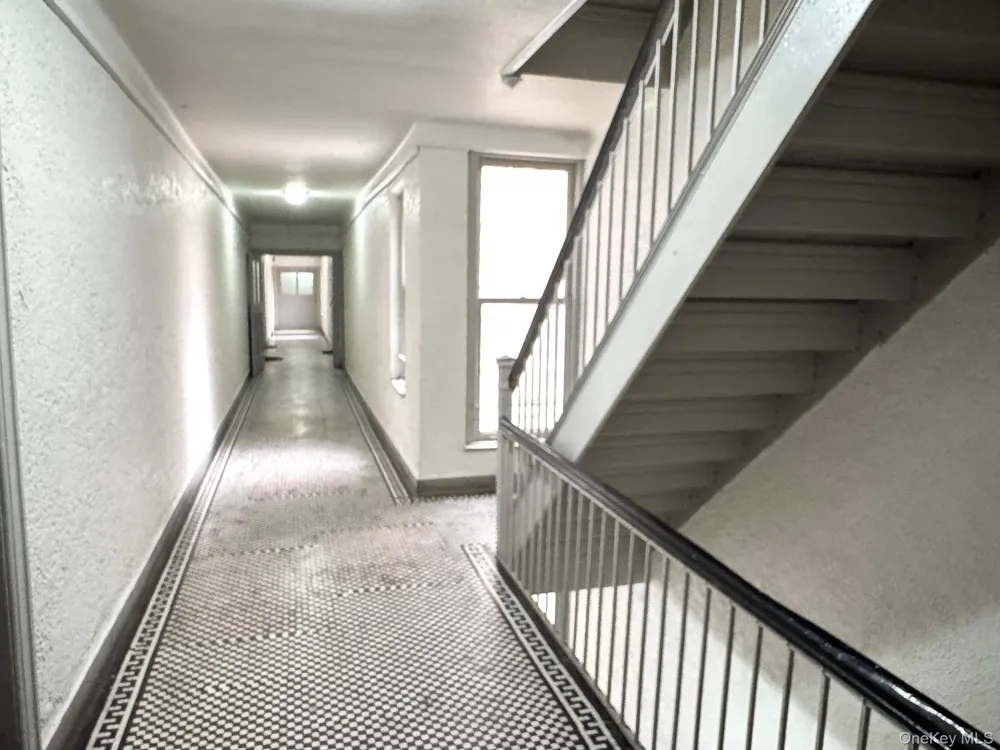 2156 Cruger Avenue #3L Bronx, NY 10462